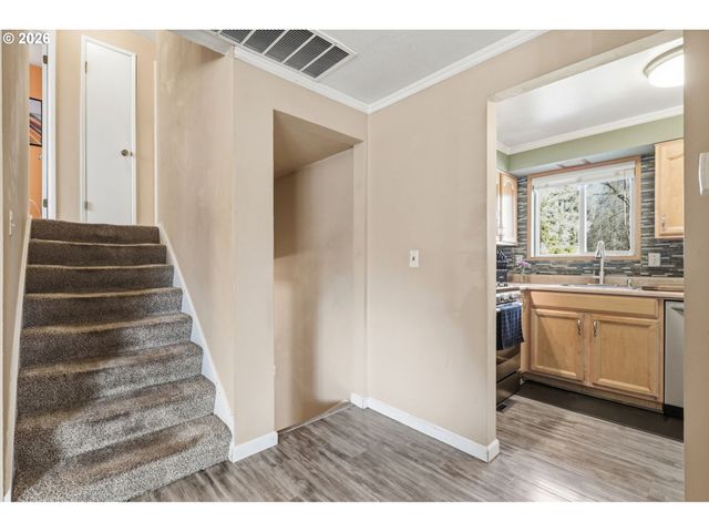 3820 Se STOTT Cir, Troutdale, OR 97060