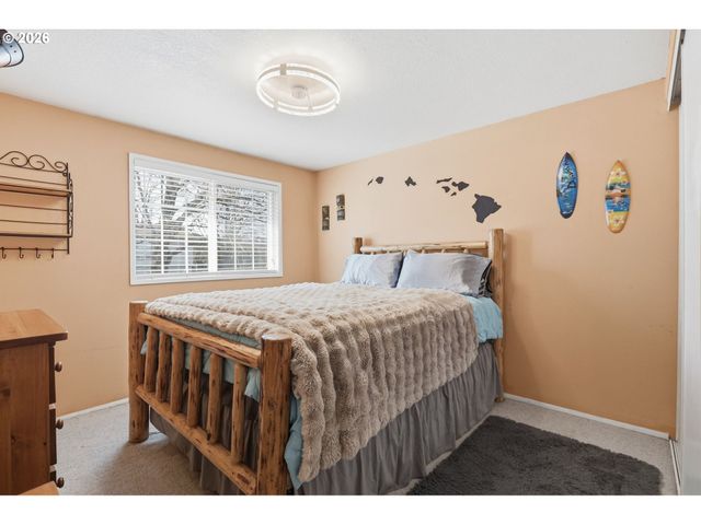 3820 Se STOTT Cir, Troutdale, OR 97060