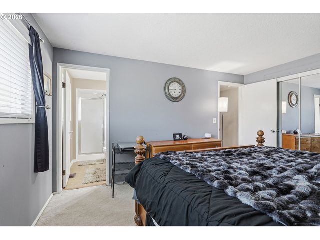 3820 Se STOTT Cir, Troutdale, OR 97060