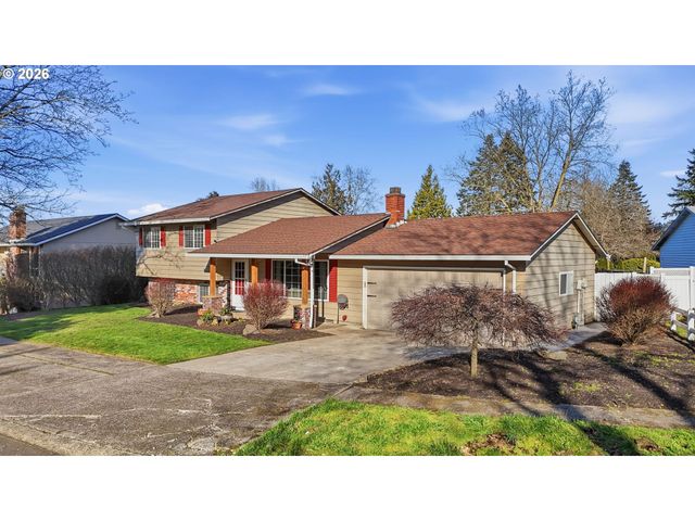 3820 Se STOTT Cir, Troutdale, OR 97060