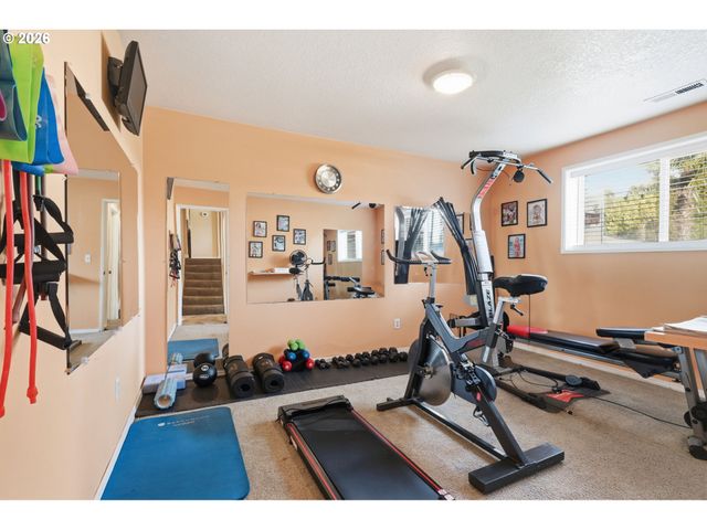 3820 Se STOTT Cir, Troutdale, OR 97060