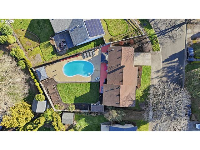 3820 Se STOTT Cir, Troutdale, OR 97060