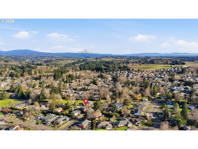 3820 Se STOTT Cir, Troutdale, OR 97060