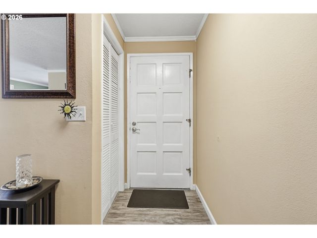 3820 Se STOTT Cir, Troutdale, OR 97060