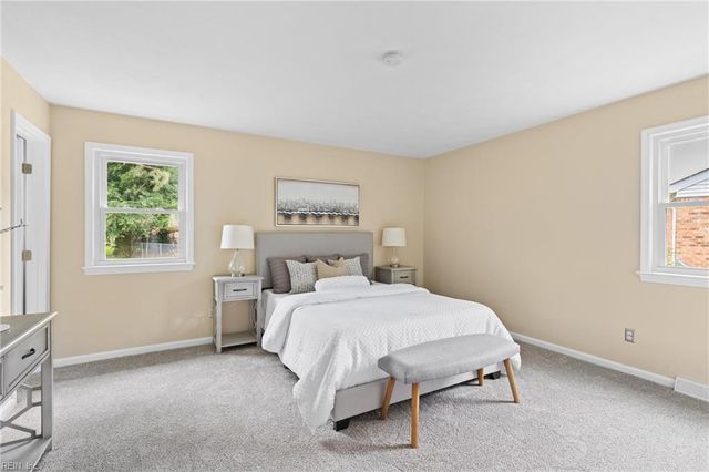 2708 Horseshoe DR, Chesapeake, VA 23322