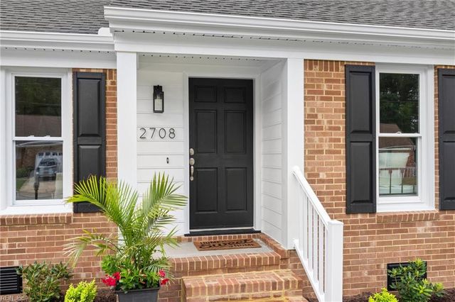 2708 Horseshoe DR, Chesapeake, VA 23322