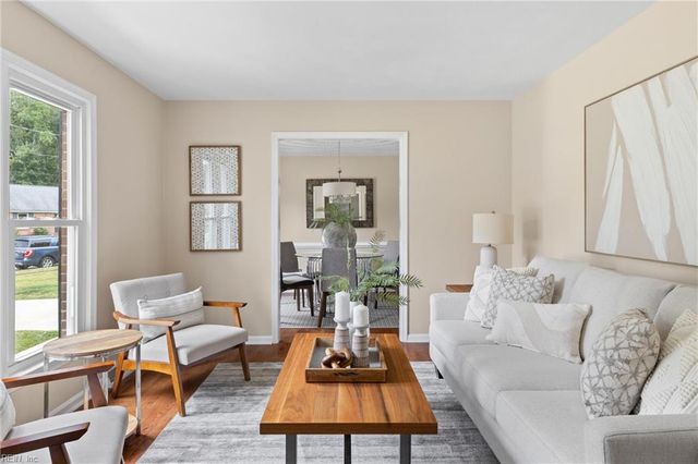 2708 Horseshoe DR, Chesapeake, VA 23322