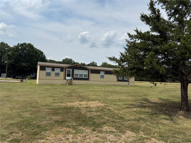 7354 Farm Road 412, Clarksville, TX 75426