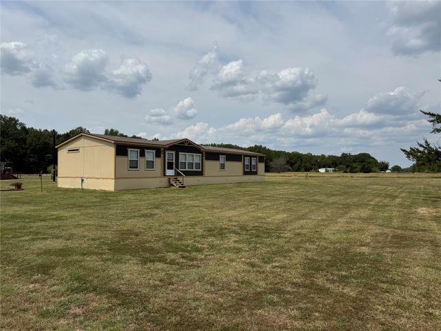 7354 Farm Road 412, Clarksville, TX 75426