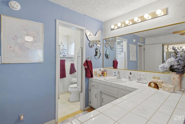 6513 Cranbrook Avenue, Bakersfield, CA 93308