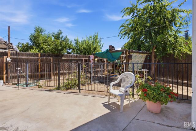 6513 Cranbrook Avenue, Bakersfield, CA 93308