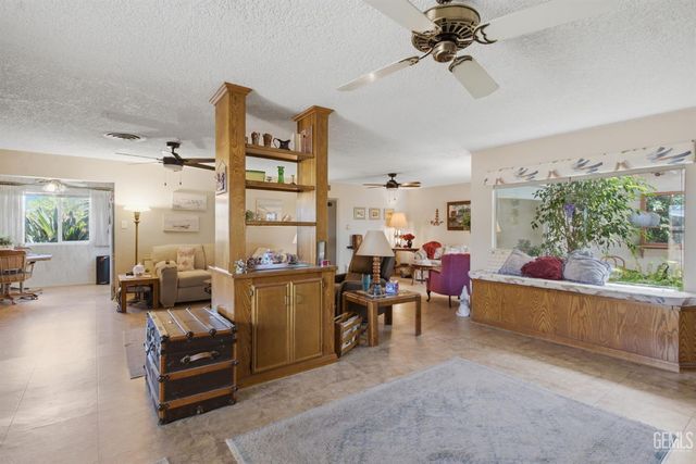 6513 Cranbrook Avenue, Bakersfield, CA 93308