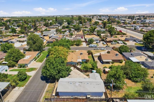 6513 Cranbrook Avenue, Bakersfield, CA 93308