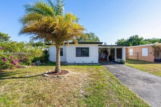 5844 Garfield St, Hollywood, FL 33021