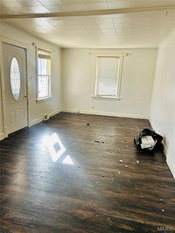 10719 Thorpe Avenue, St Louis, MO 63114