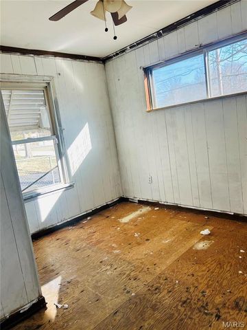 10719 Thorpe Avenue, St Louis, MO 63114