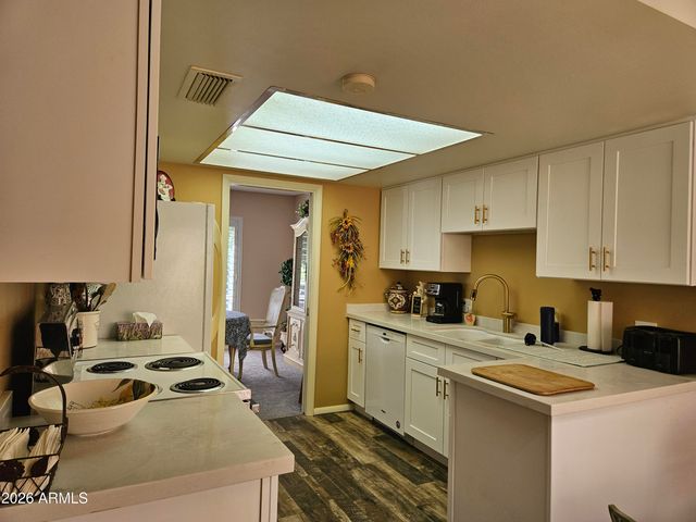 6851 E GOLDEN HILLS Way, Mesa, AZ 85208