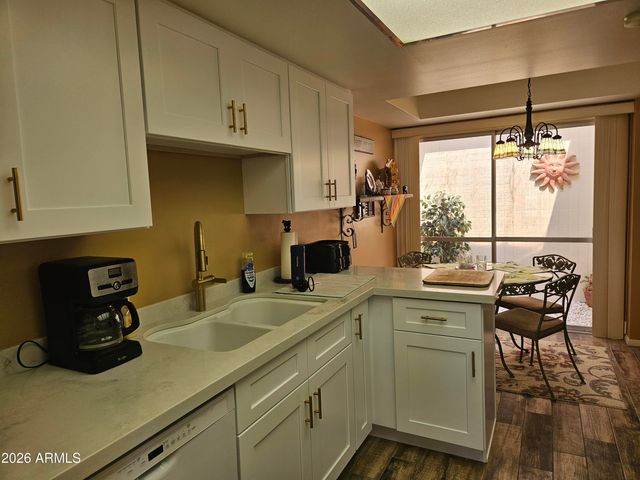 6851 E GOLDEN HILLS Way, Mesa, AZ 85208