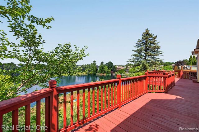 510 Boulder Lake Drive, Oxford, MI 48371
