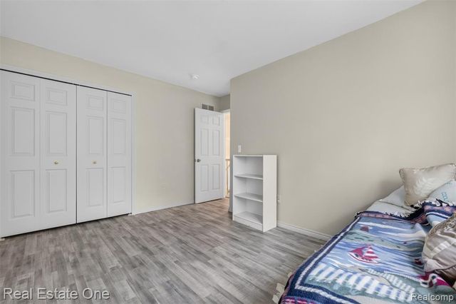 510 Boulder Lake Drive, Oxford, MI 48371