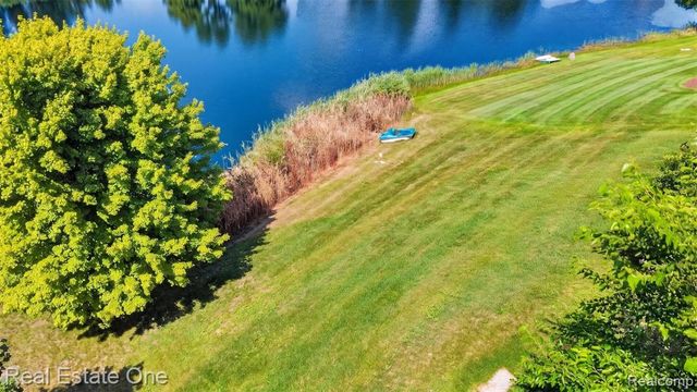 510 Boulder Lake Drive, Oxford, MI 48371