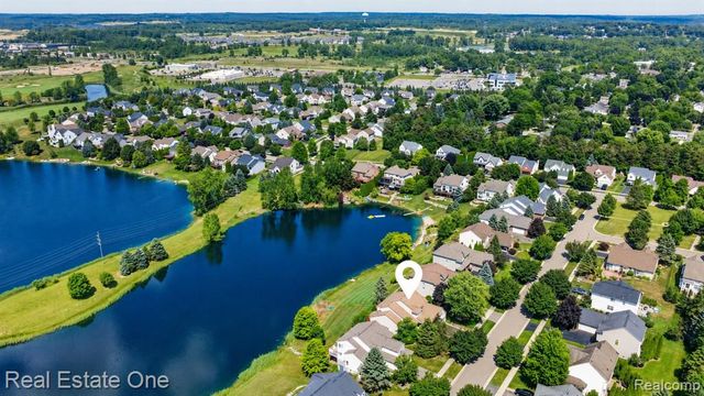 510 Boulder Lake Drive, Oxford, MI 48371