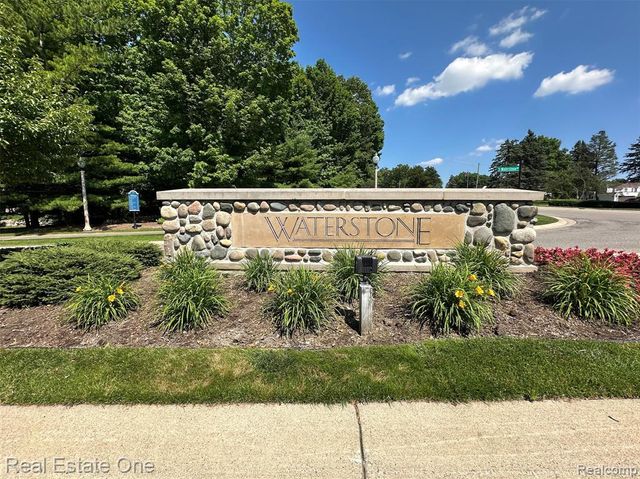 510 Boulder Lake Drive, Oxford, MI 48371