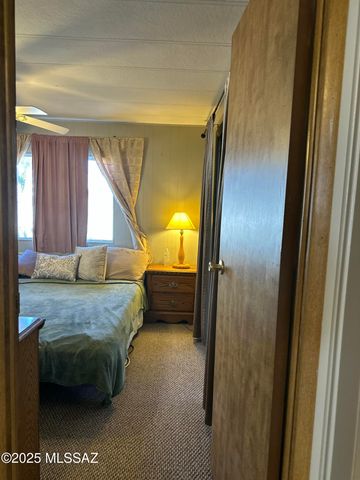 32 W Pinon Drive, Green Valley, AZ 85614