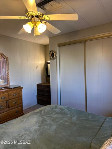 32 W Pinon Drive, Green Valley, AZ 85614