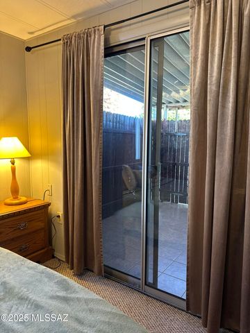 32 W Pinon Drive, Green Valley, AZ 85614