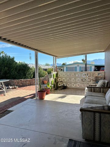32 W Pinon Drive, Green Valley, AZ 85614