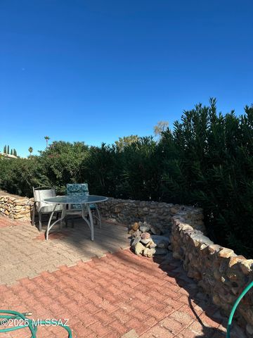 32 W Pinon Drive, Green Valley, AZ 85614