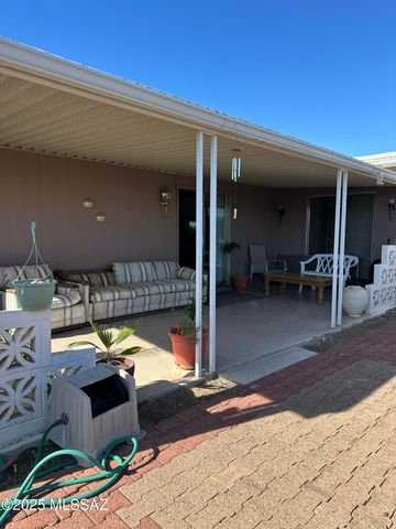 32 W Pinon Drive, Green Valley, AZ 85614