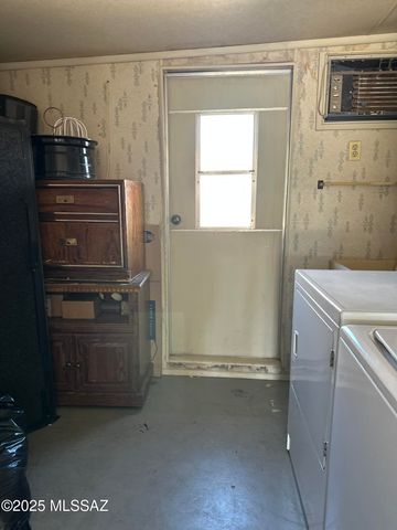 32 W Pinon Drive, Green Valley, AZ 85614