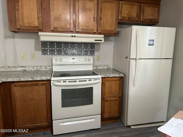 32 W Pinon Drive, Green Valley, AZ 85614