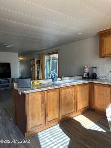 32 W Pinon Drive, Green Valley, AZ 85614