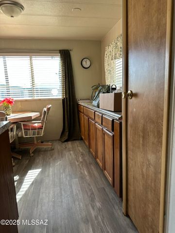 32 W Pinon Drive, Green Valley, AZ 85614