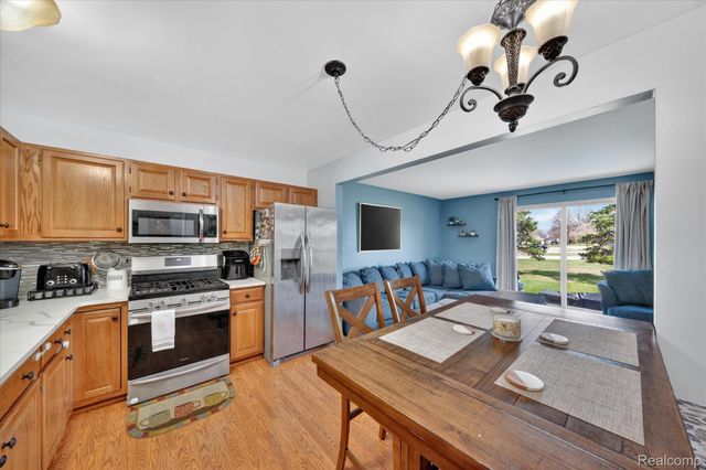 31924 Joseph Anthony Court, Warren, MI 48093