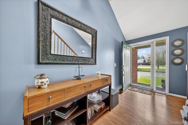 31924 Joseph Anthony Court, Warren, MI 48093