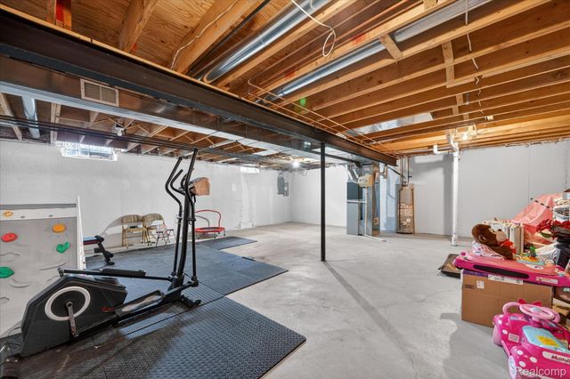 31924 Joseph Anthony Court, Warren, MI 48093