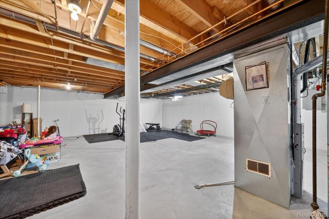 31924 Joseph Anthony Court, Warren, MI 48093