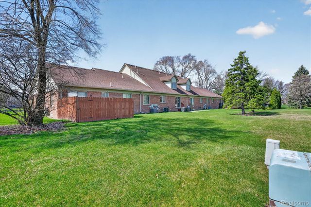 31924 Joseph Anthony Court, Warren, MI 48093