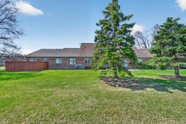 31924 Joseph Anthony Court, Warren, MI 48093