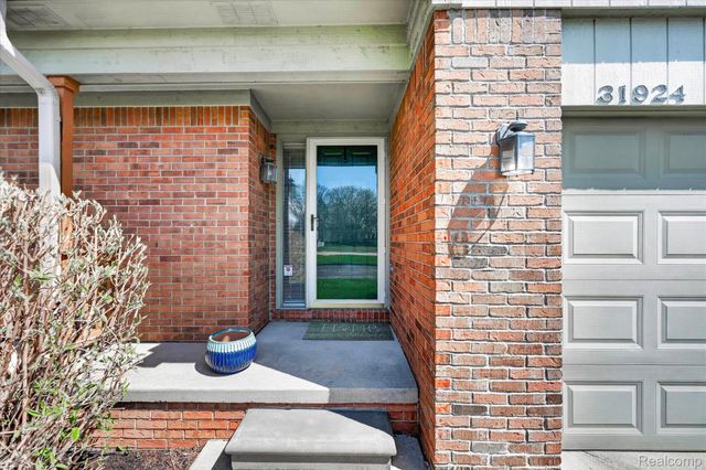 31924 Joseph Anthony Court, Warren, MI 48093