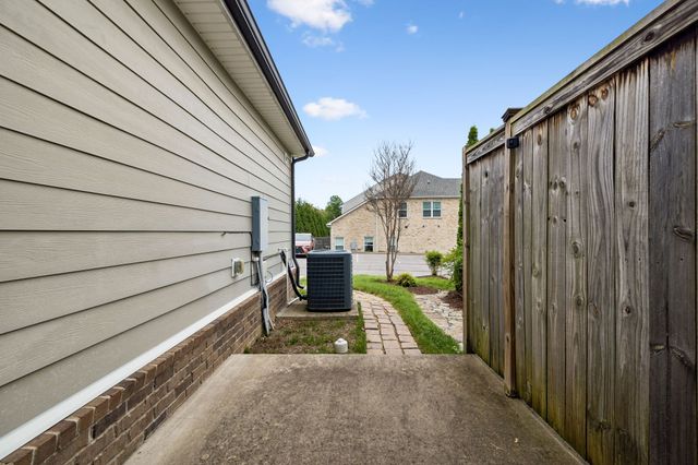 340C Lakeside Park Dr, Hendersonville, TN 37075