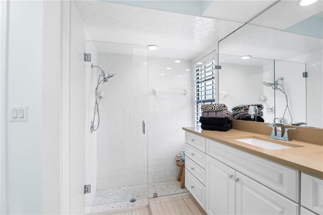 110 Prestwick Circle, Vero Beach, FL 32967