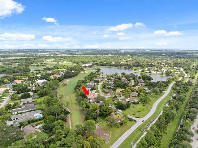 110 Prestwick Circle, Vero Beach, FL 32967