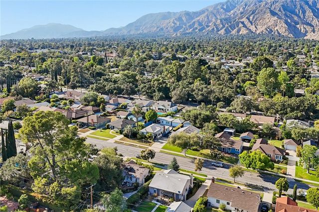 2209 Queensberry, Pasadena, CA 91104