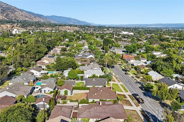2209 Queensberry, Pasadena, CA 91104