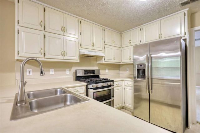 1150 Strath Clyde Way, Mcdonough, GA 30253